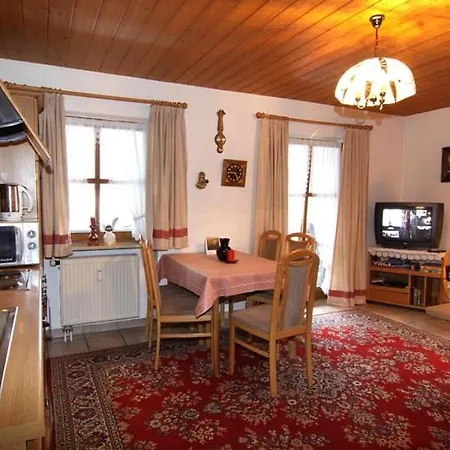 Flora Apartment